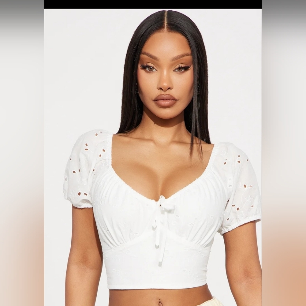 Elegant White Eyelet Puff Sleeve Top